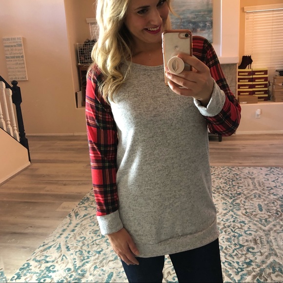 Last 1! SMALL Super Soft Plaid Sleeve Tunic - Picture 8 of 9